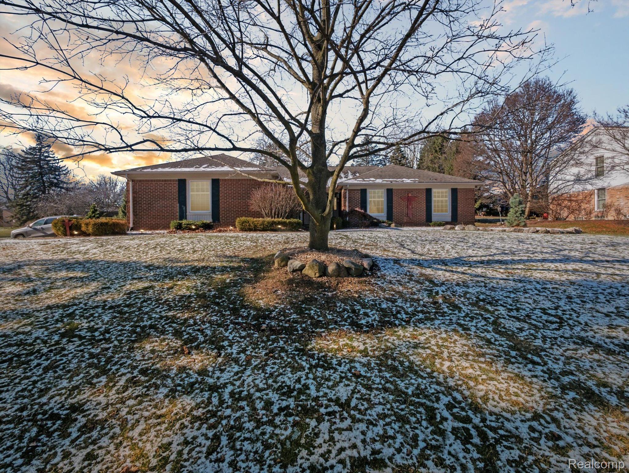 312 TANGLEWOOD Drive