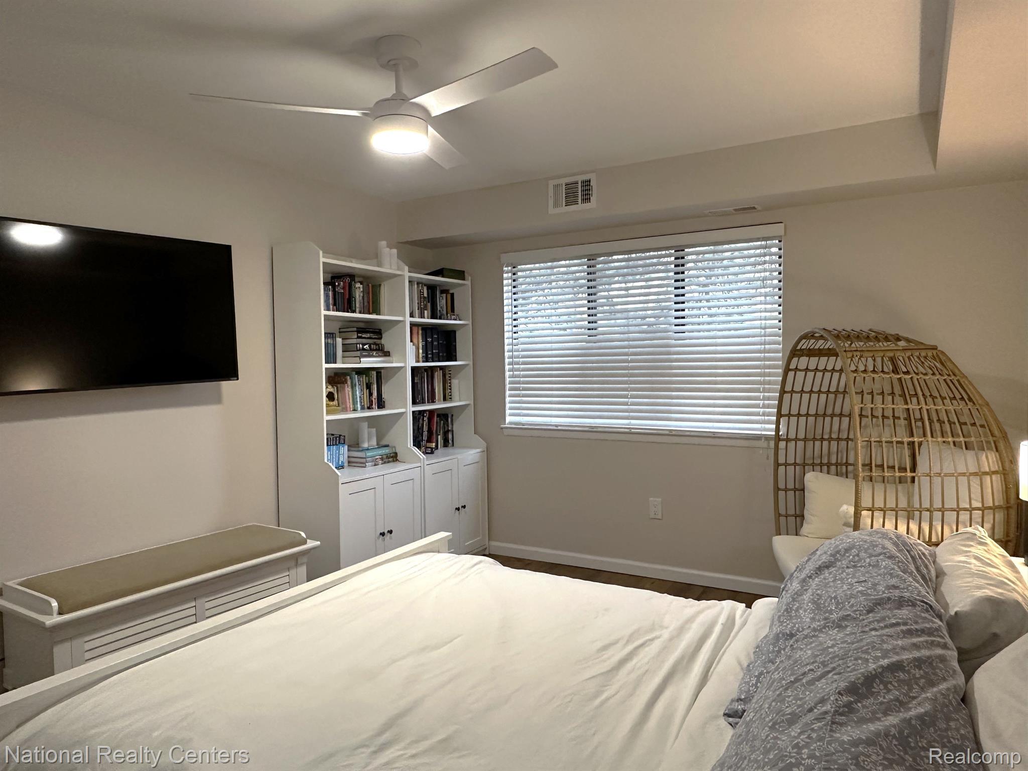 1683 RIVERSIDE Drive 3