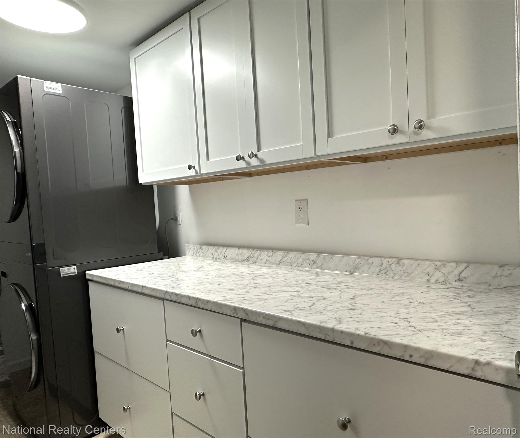 1683 RIVERSIDE Drive 3