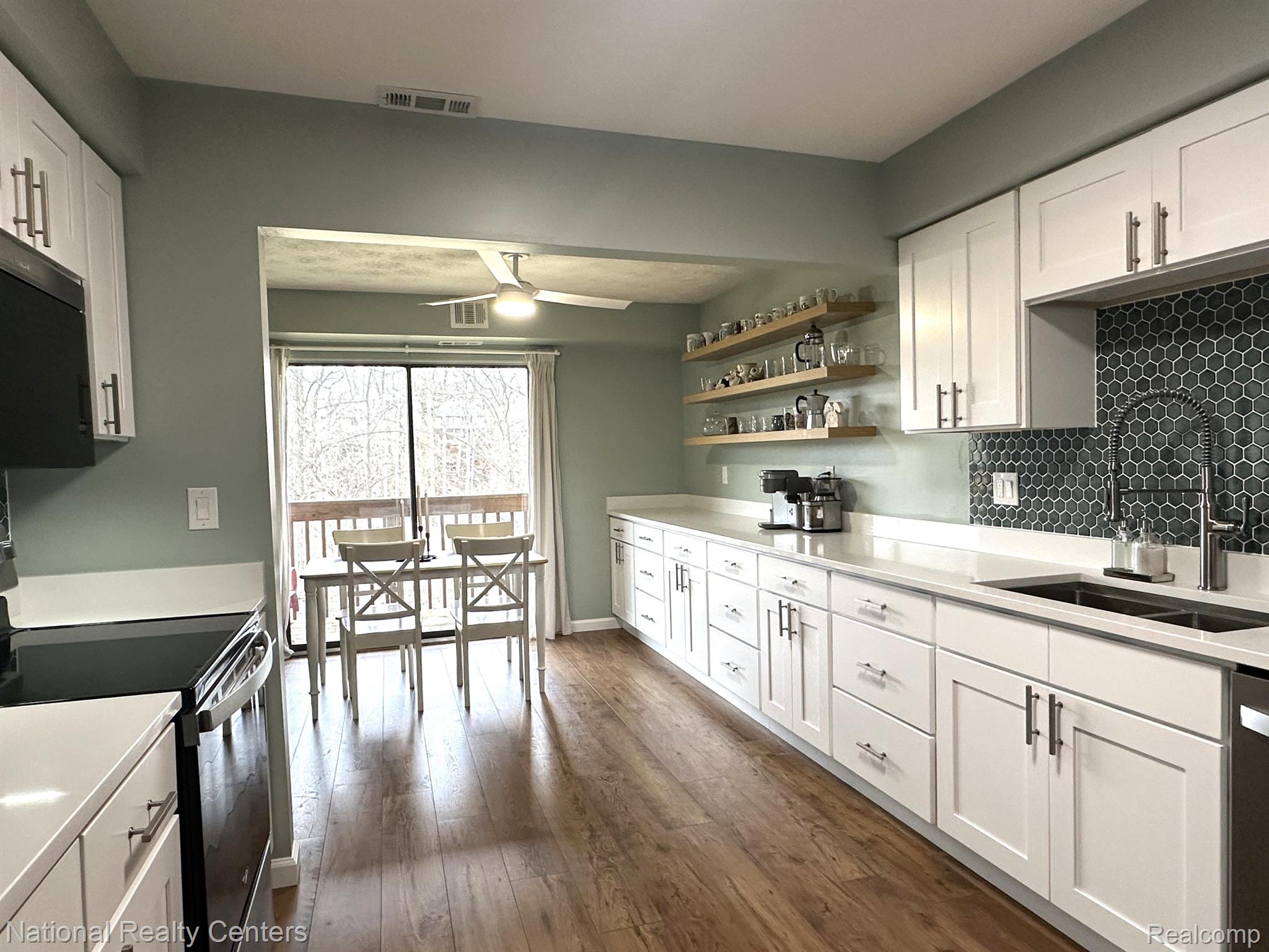 1683 RIVERSIDE Drive 3