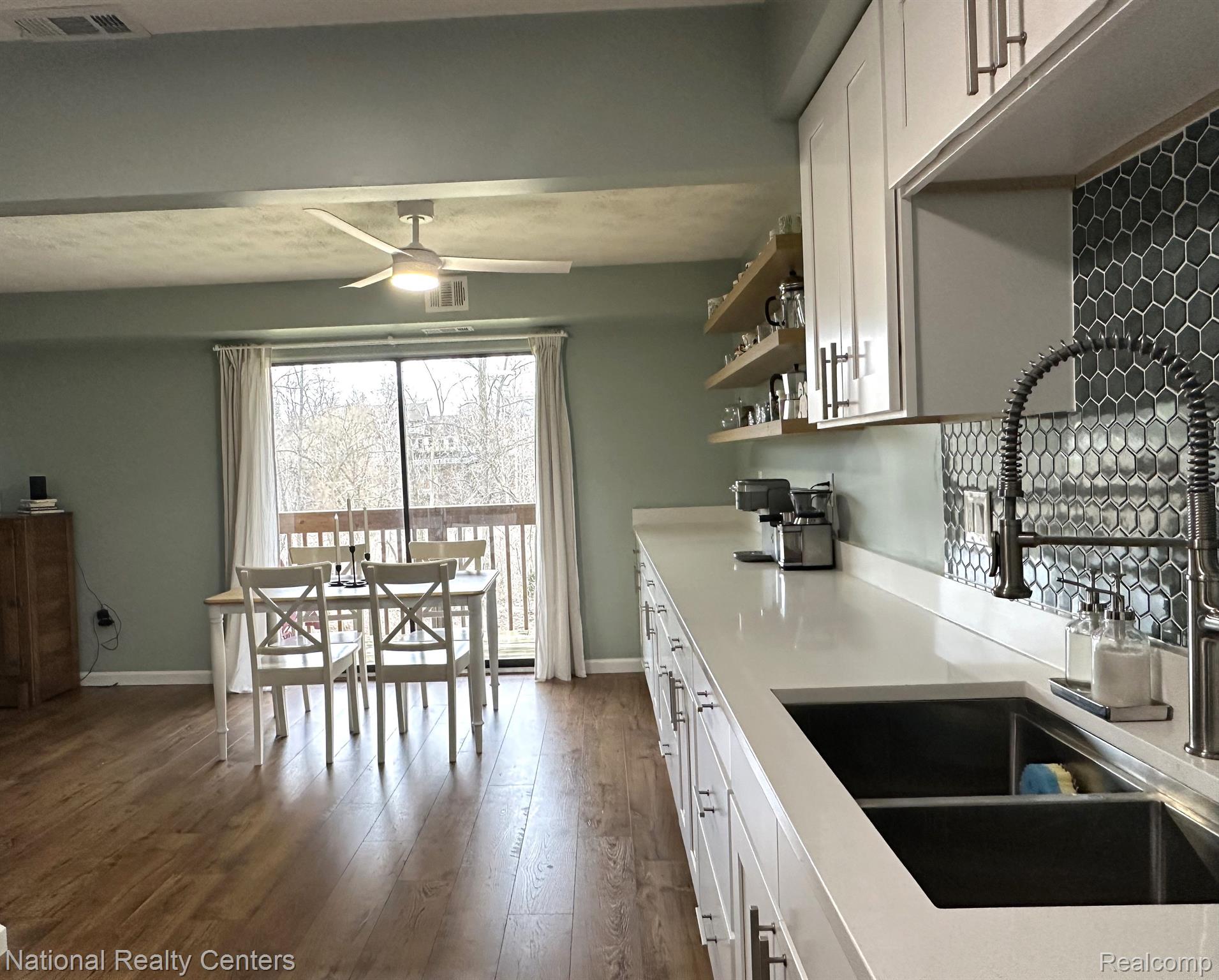 1683 RIVERSIDE Drive 3