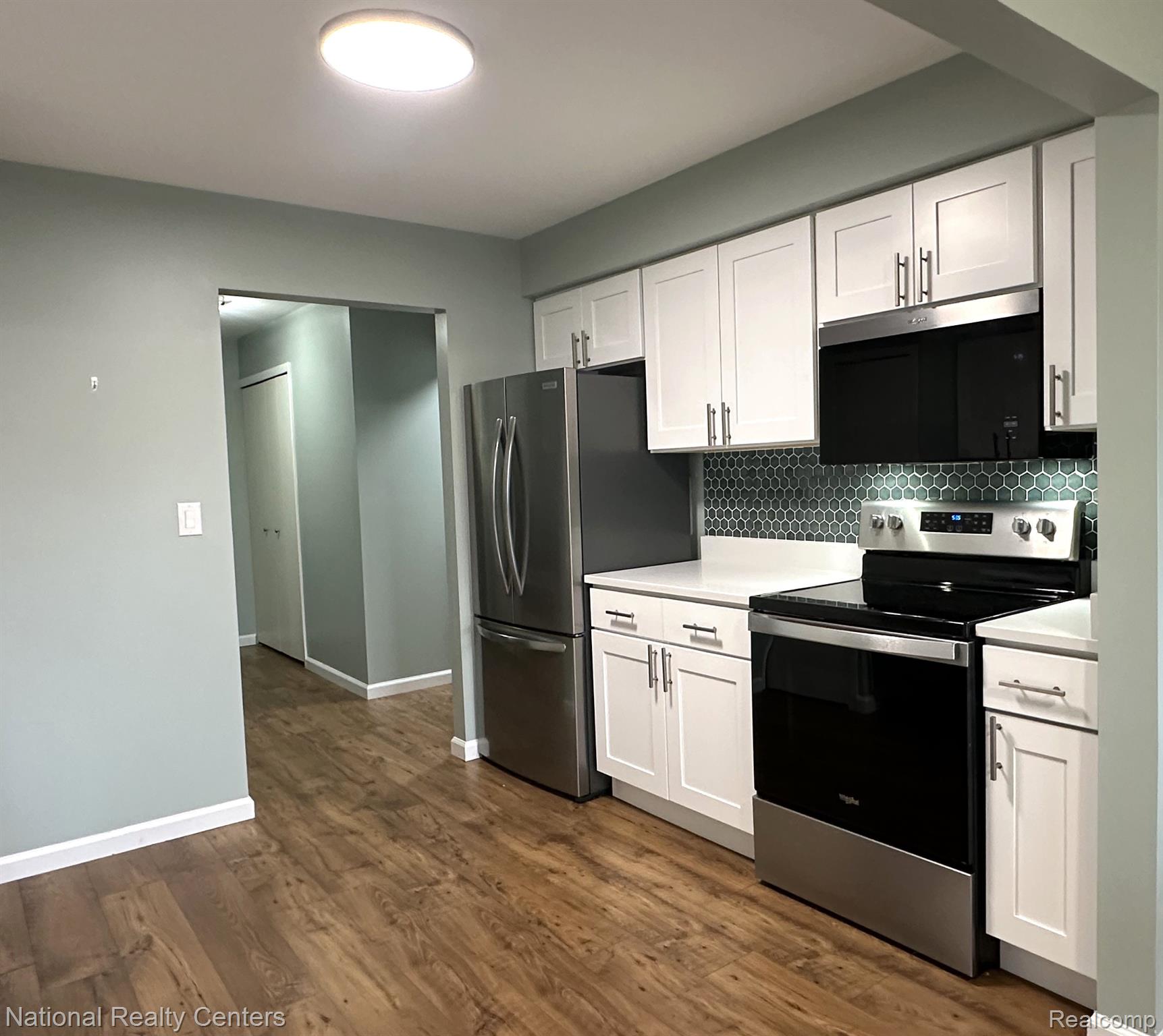 1683 RIVERSIDE Drive 3