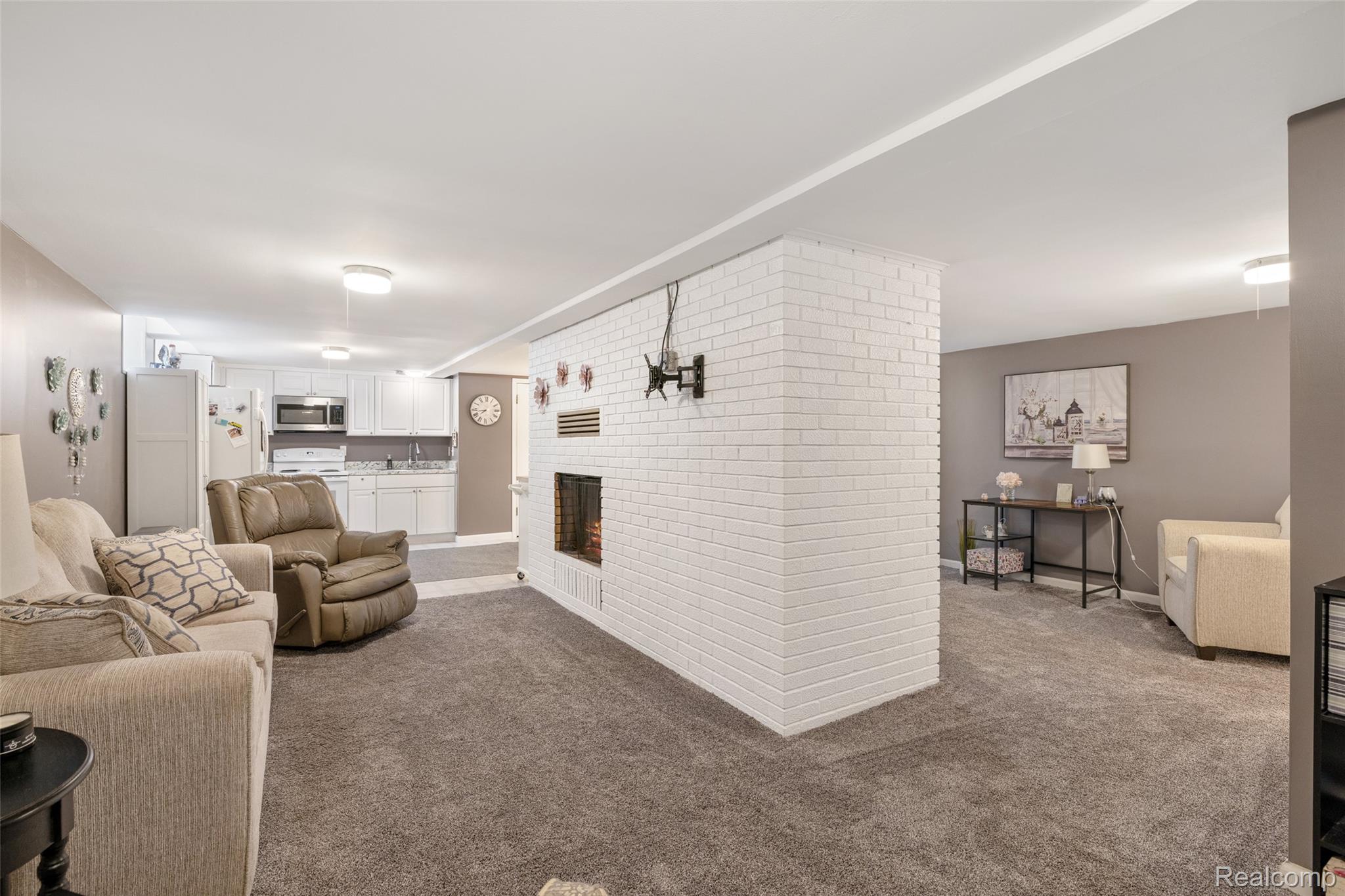 2151 Arlington Road