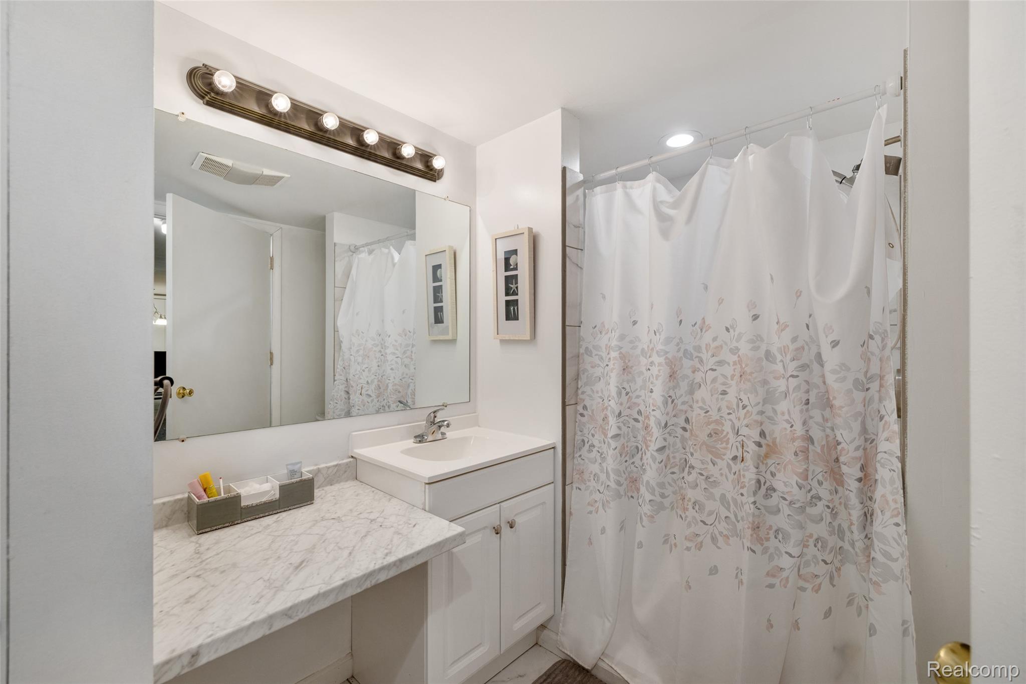 2151 Arlington Road