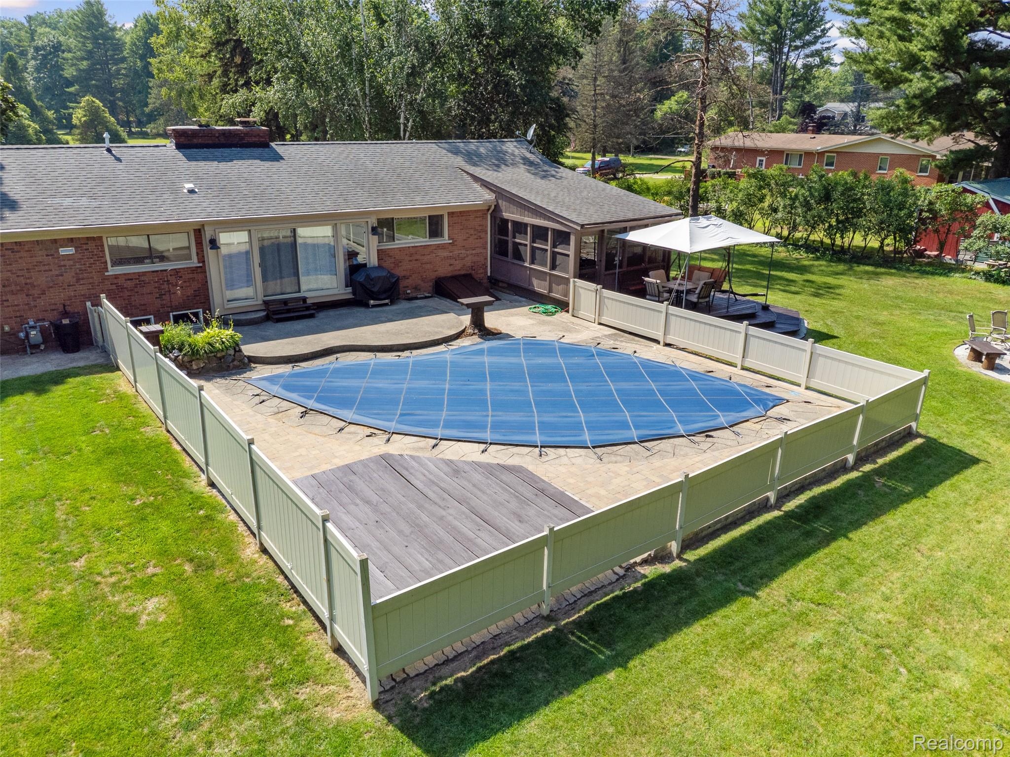 2151 Arlington Road