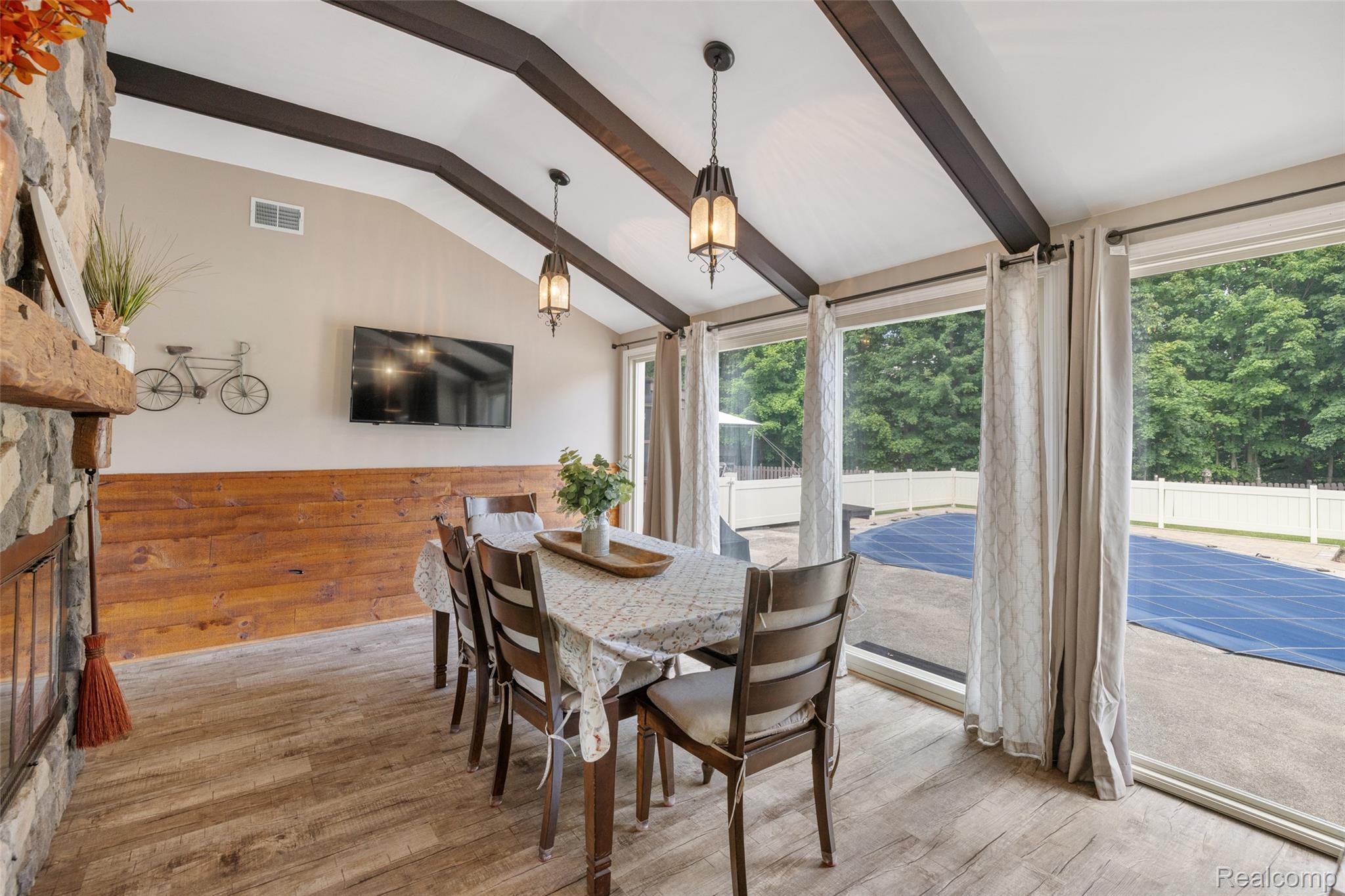 2151 Arlington Road