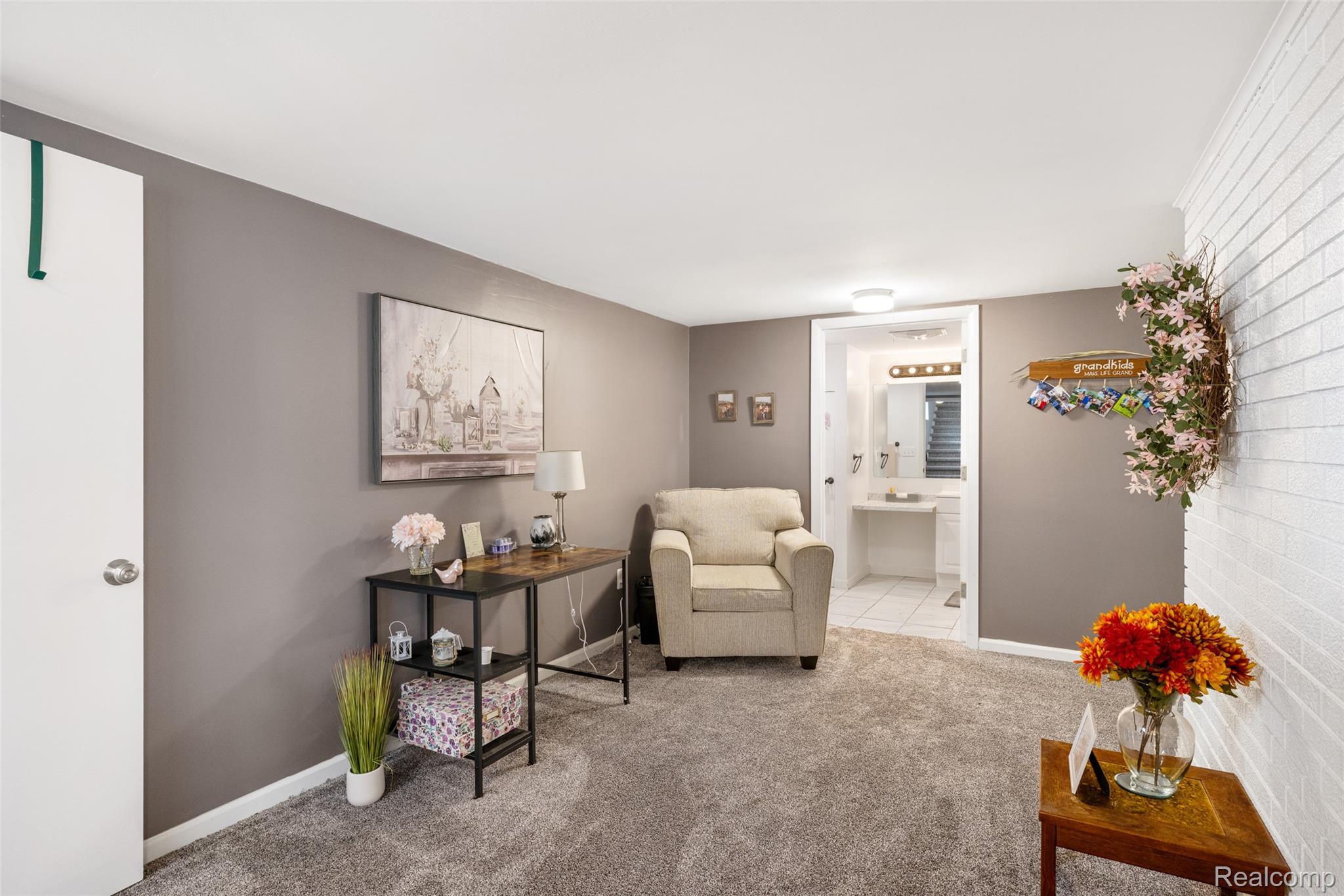 2151 Arlington Road