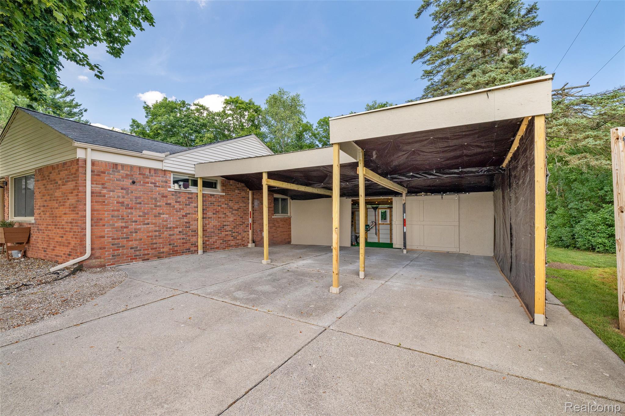2151 Arlington Road
