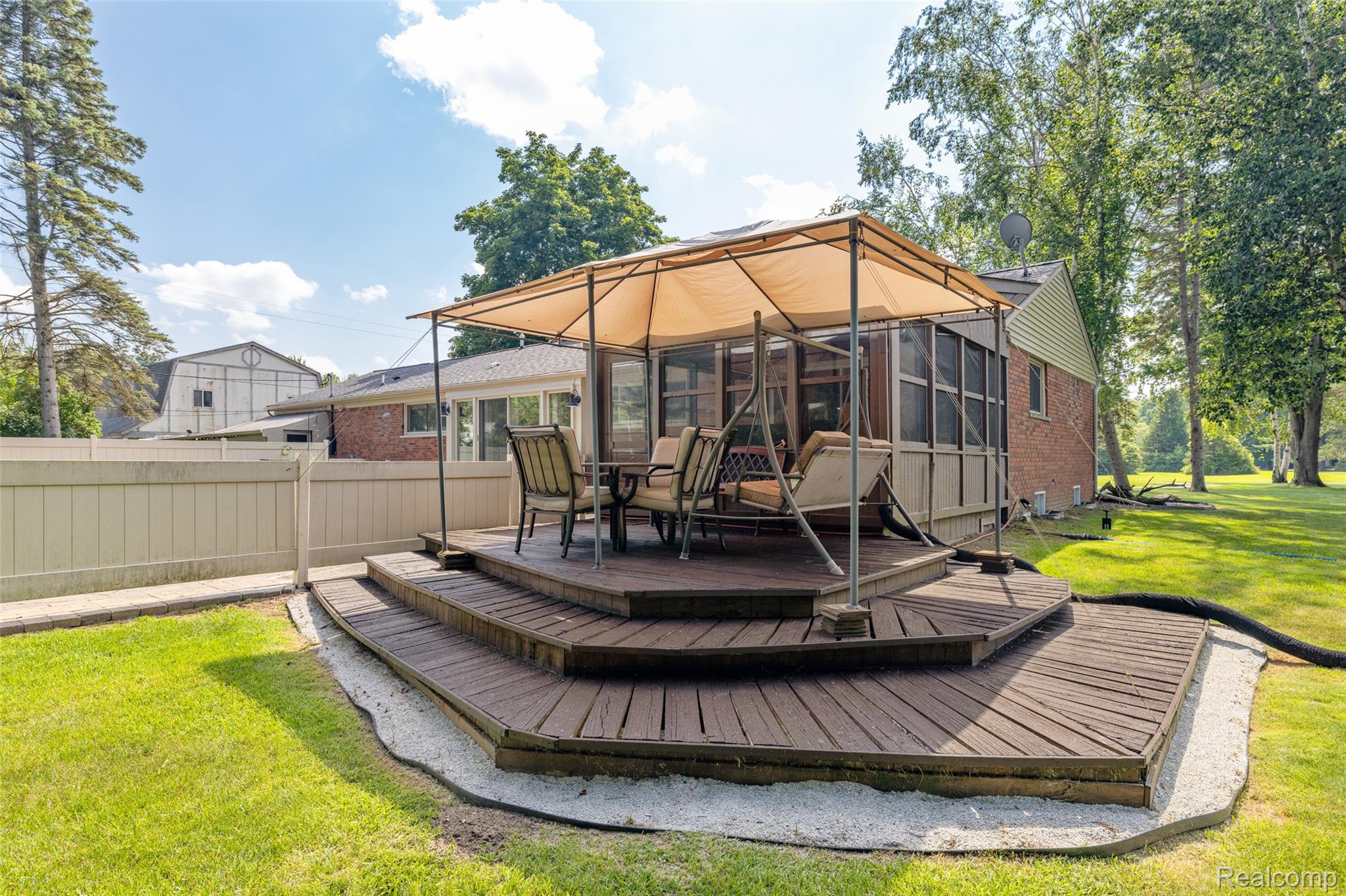 2151 Arlington Road