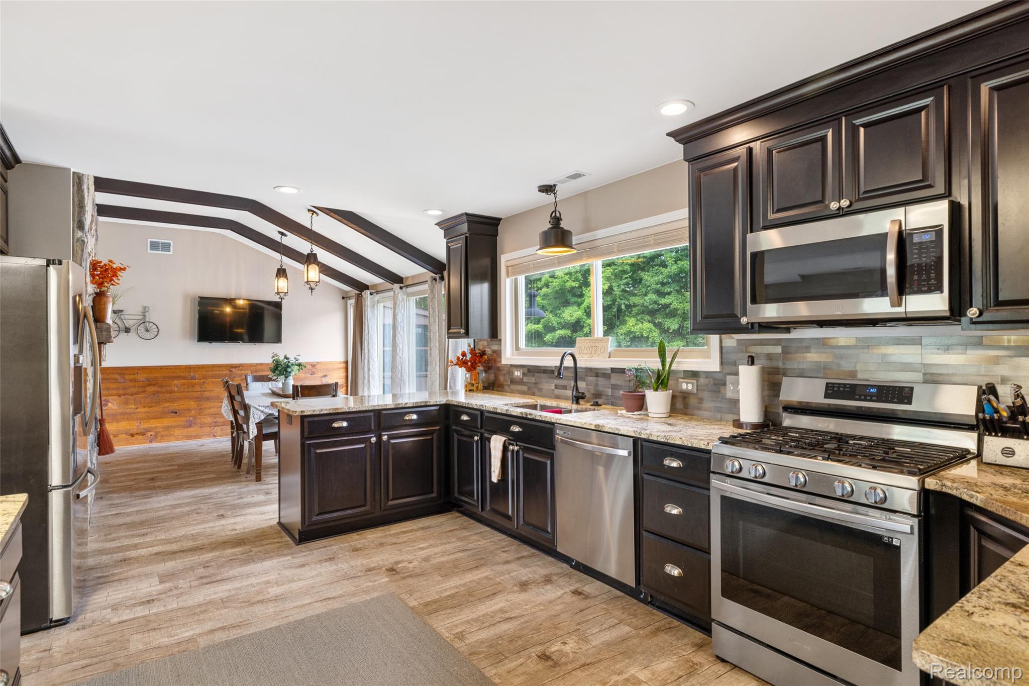 2151 Arlington Road
