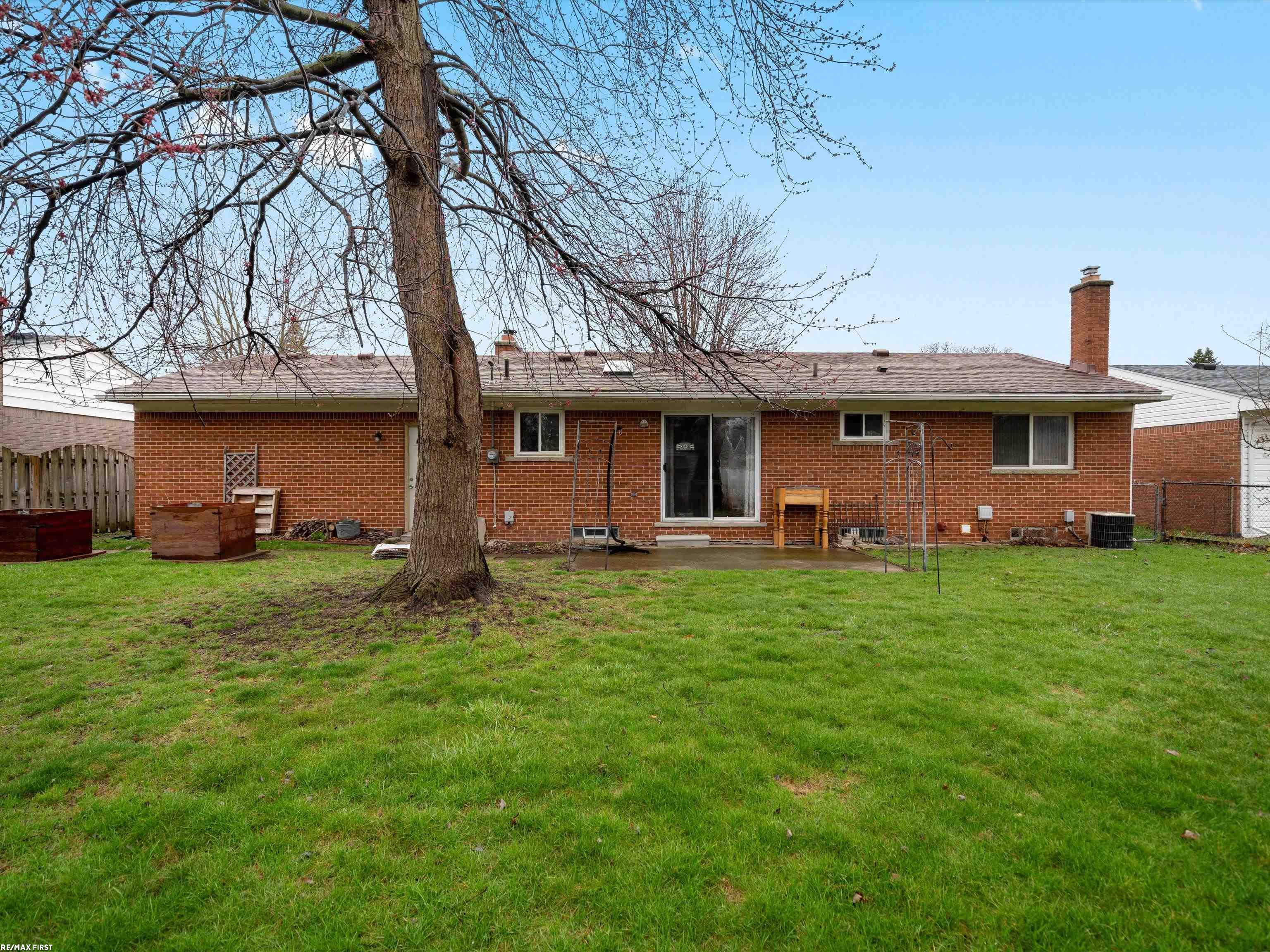 8530 Leslie Drive
