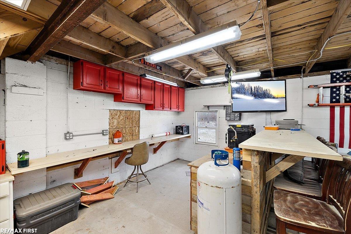 49939 Fairchild Road