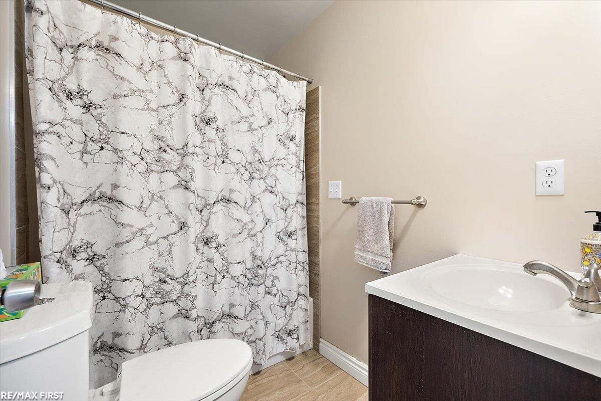 49939 Fairchild Road