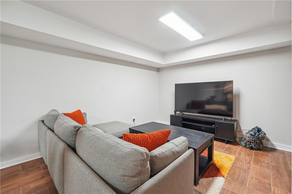 3483 GLENSFORD Drive