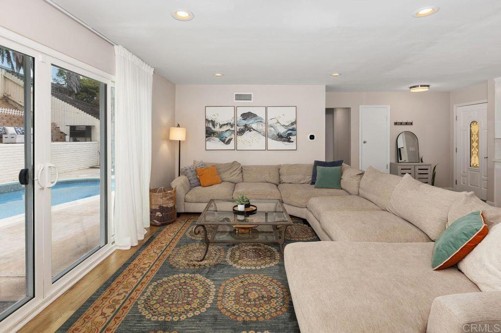 833 Halecrest Drive