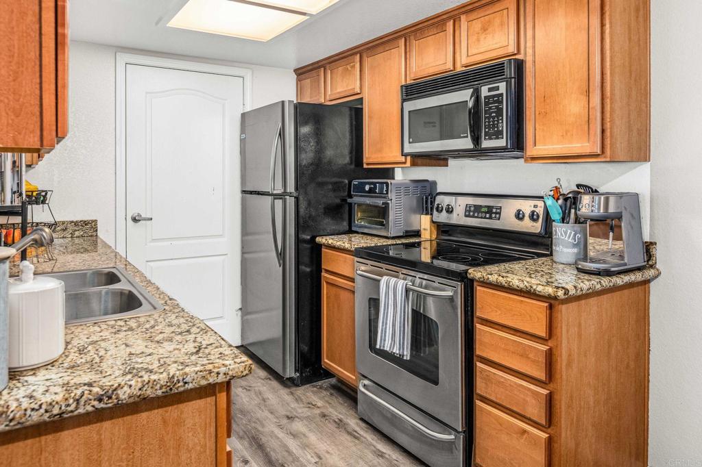 12067 Alta Carmel Court 76