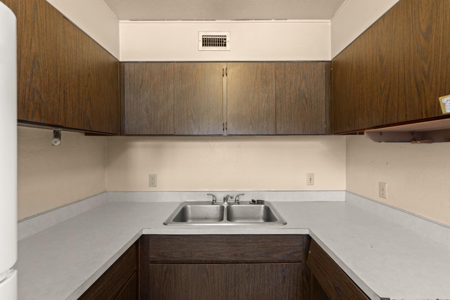 500 Glenwood CIR 2110