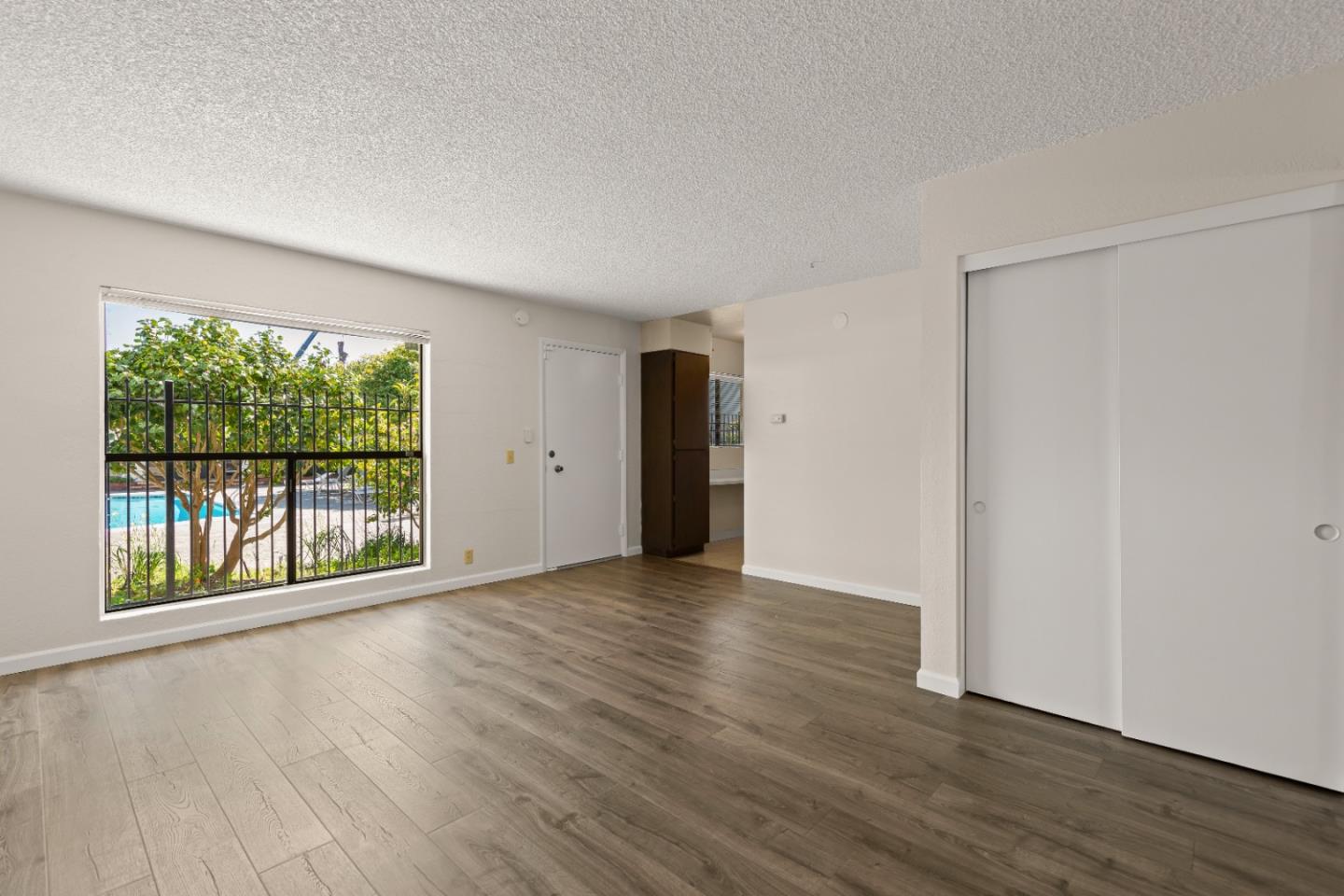 500 Glenwood CIR 2110