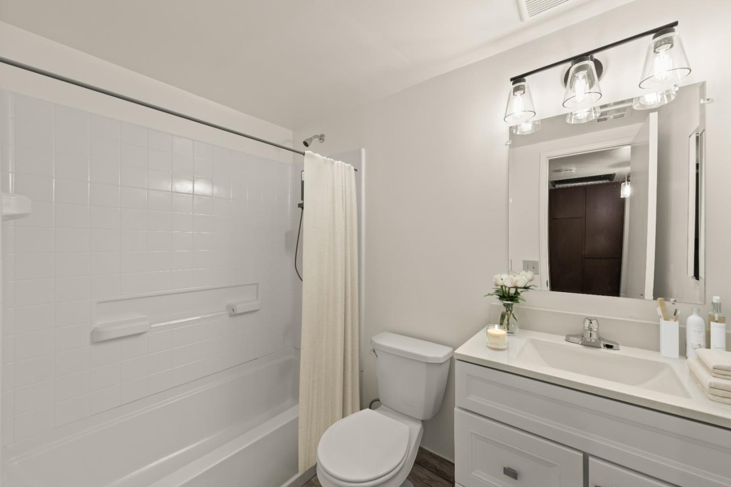 500 Glenwood CIR 2110