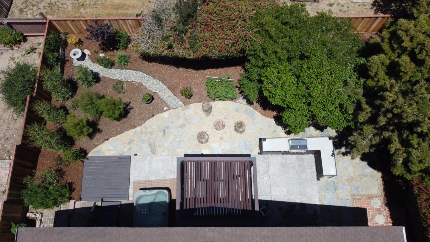 1615 Plumas AVE