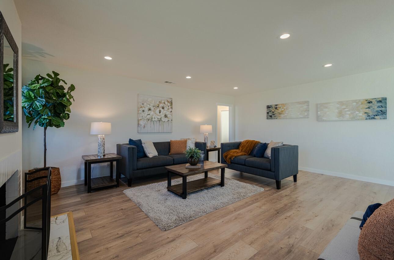 16 Sharon DR