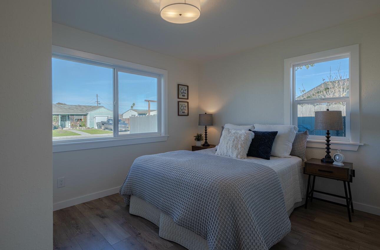 16 Sharon DR