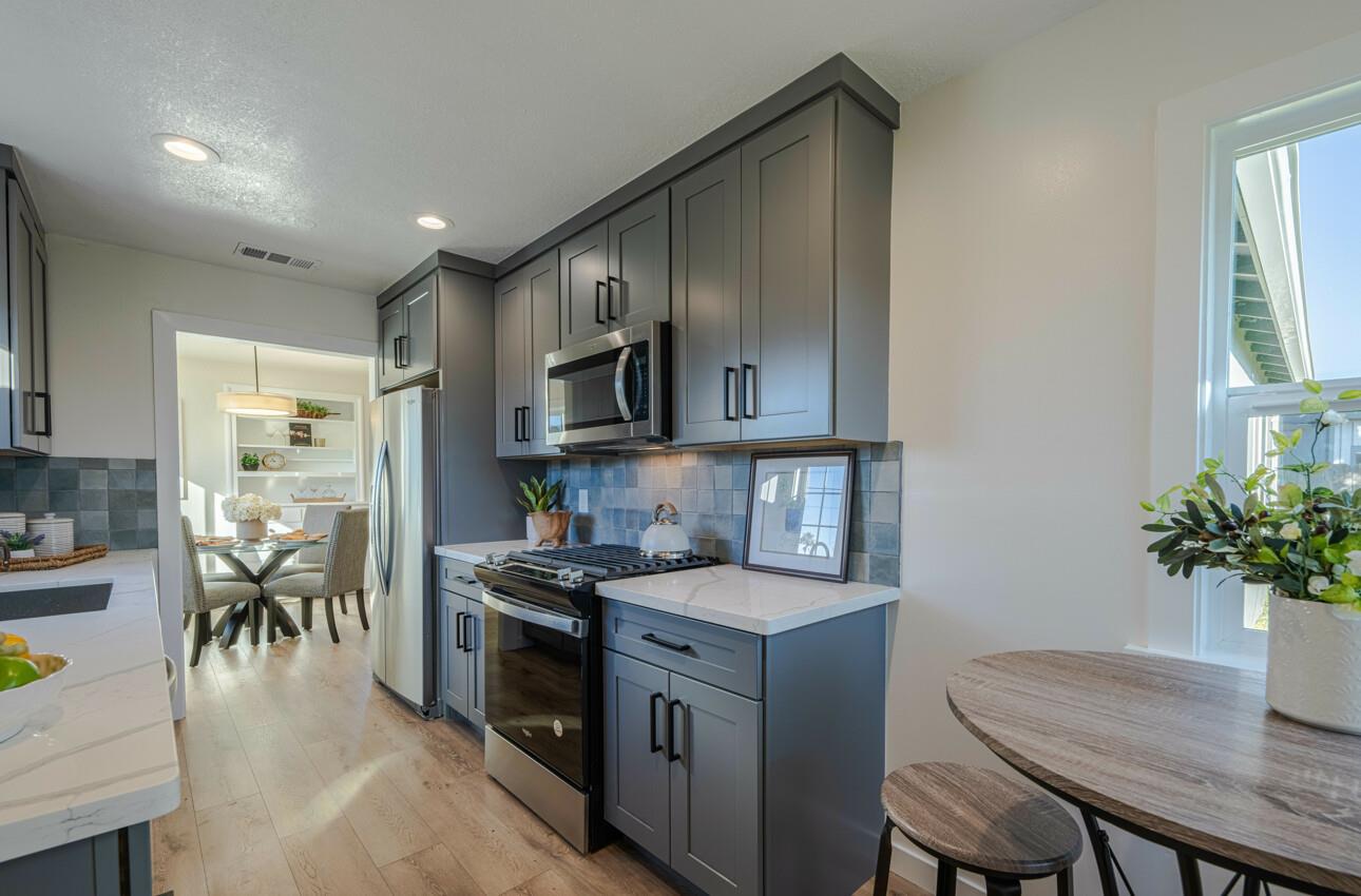 16 Sharon DR