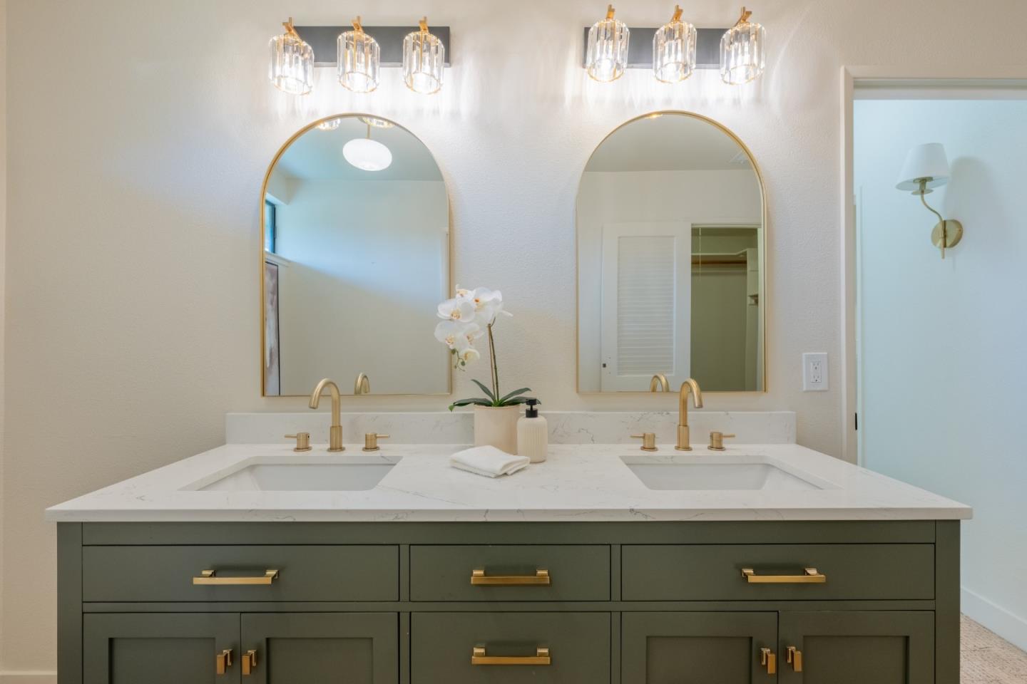 1360 Josselyn Canyon RD 33