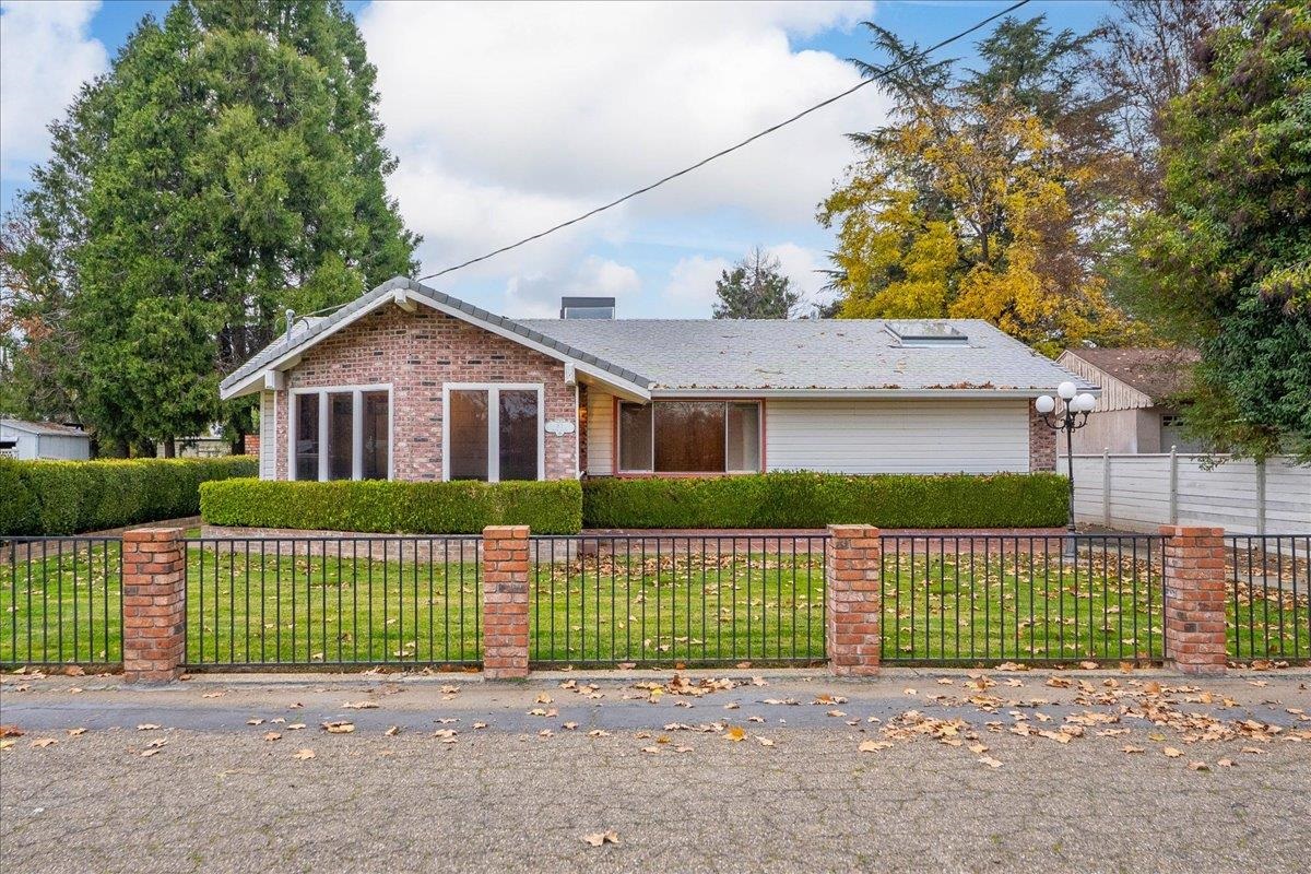 83 Damon Avenue