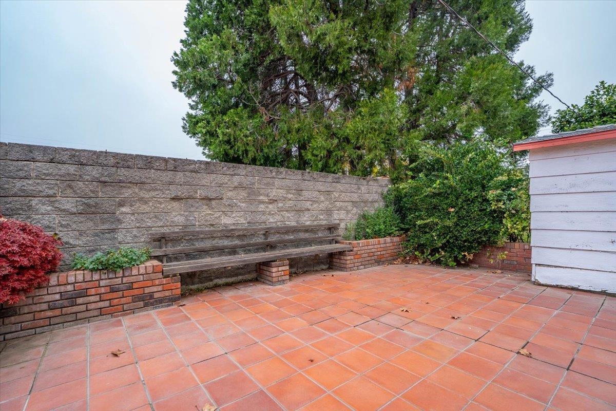 83 Damon Avenue