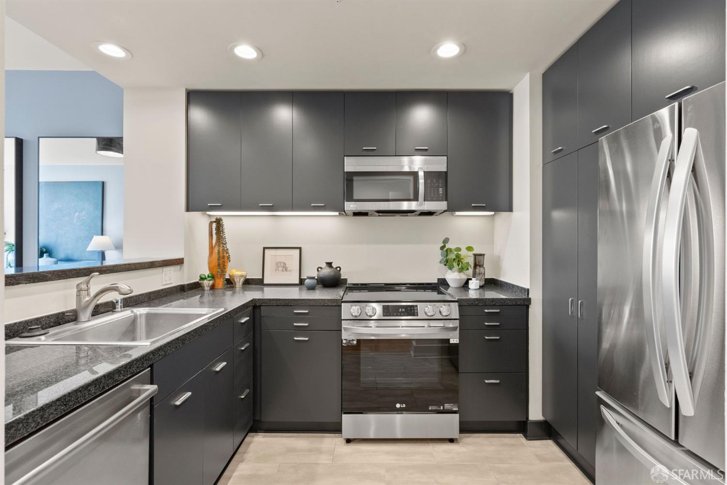 530 Chestnut Street # 303