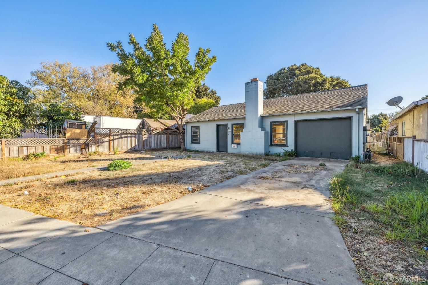 1386 Bay Road