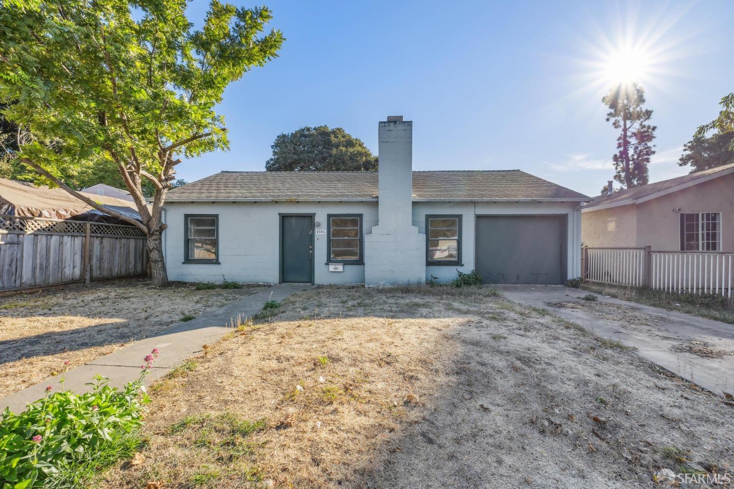 1386 Bay Road
