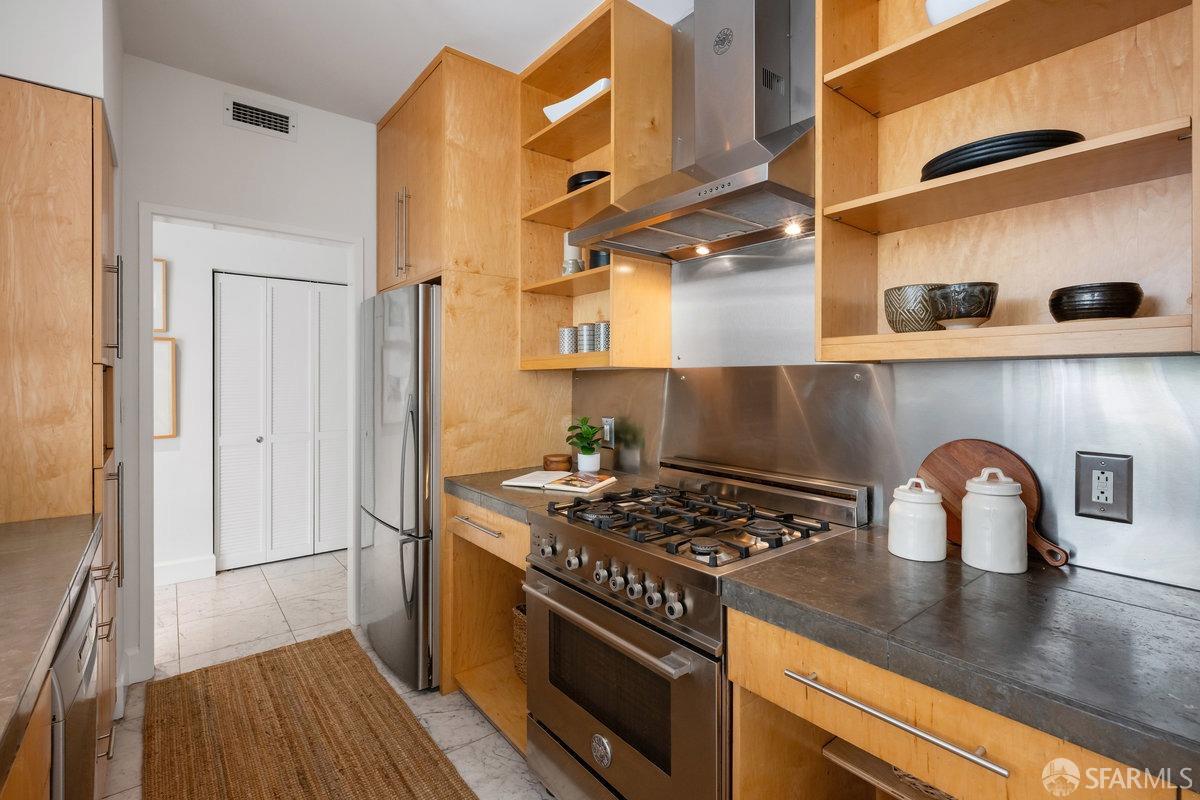 1591 Jackson Street # 302