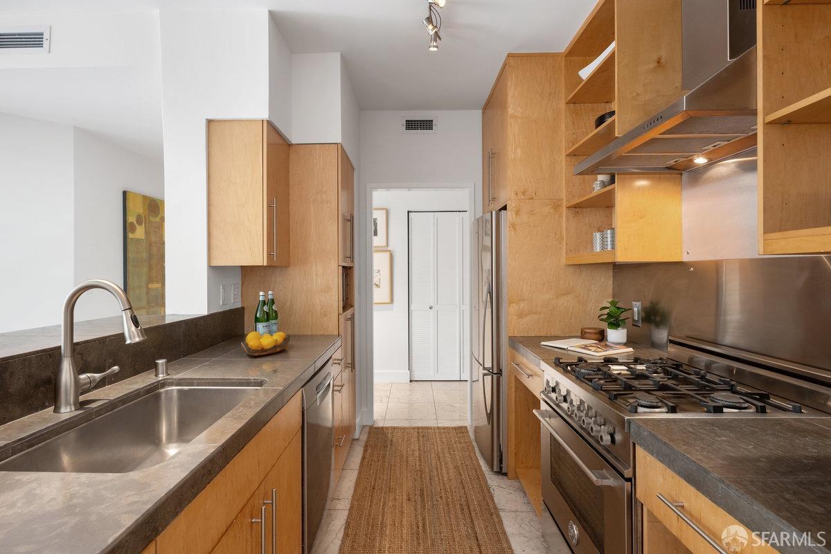 1591 Jackson Street # 302