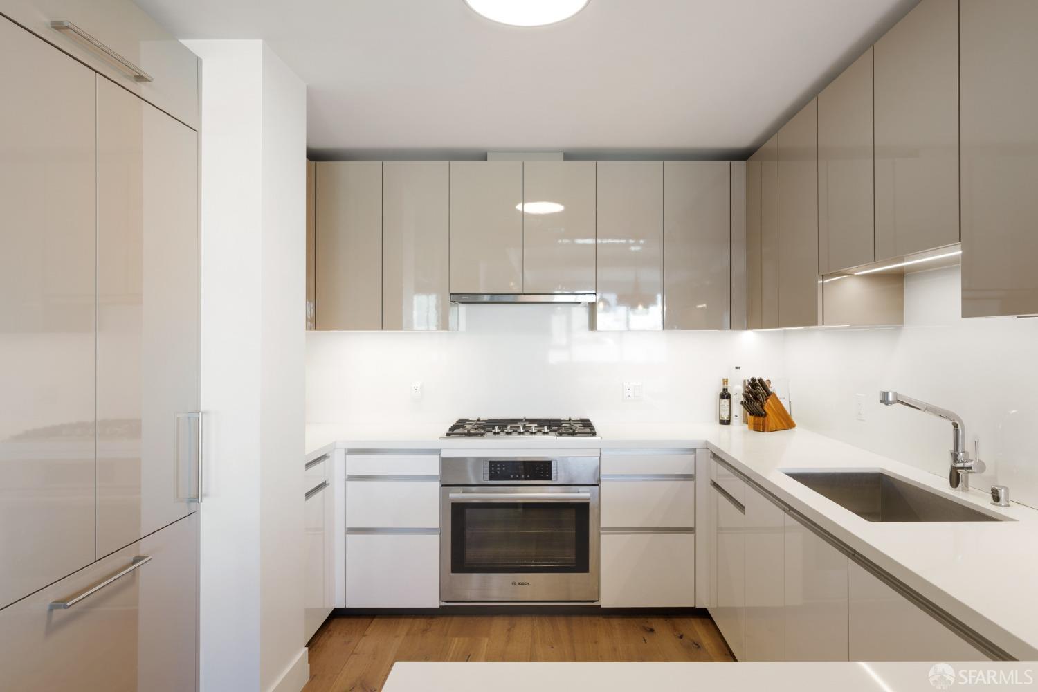 1450 Franklin Street # 801