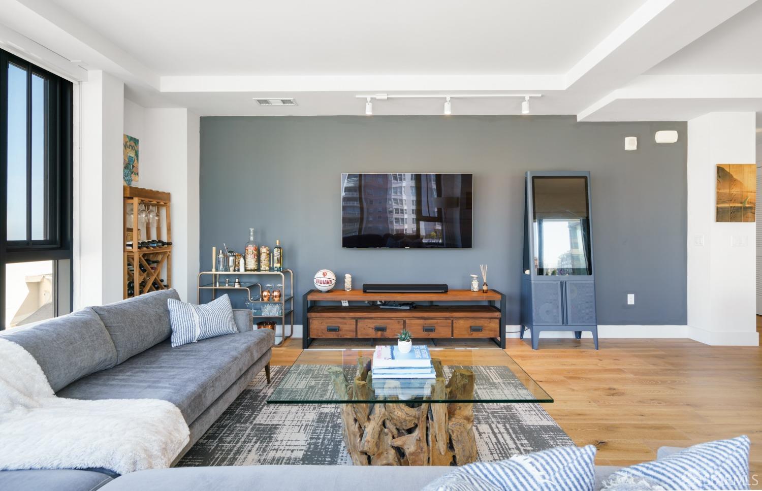 1450 Franklin Street # 801