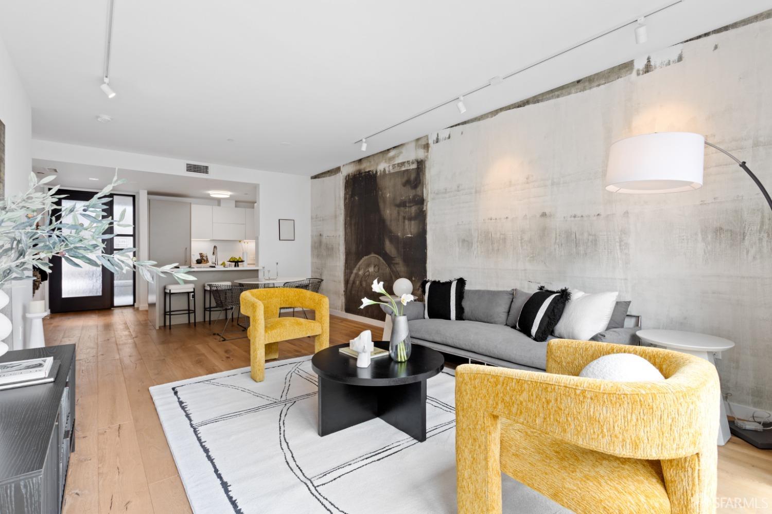 580 Hayes Street # 202