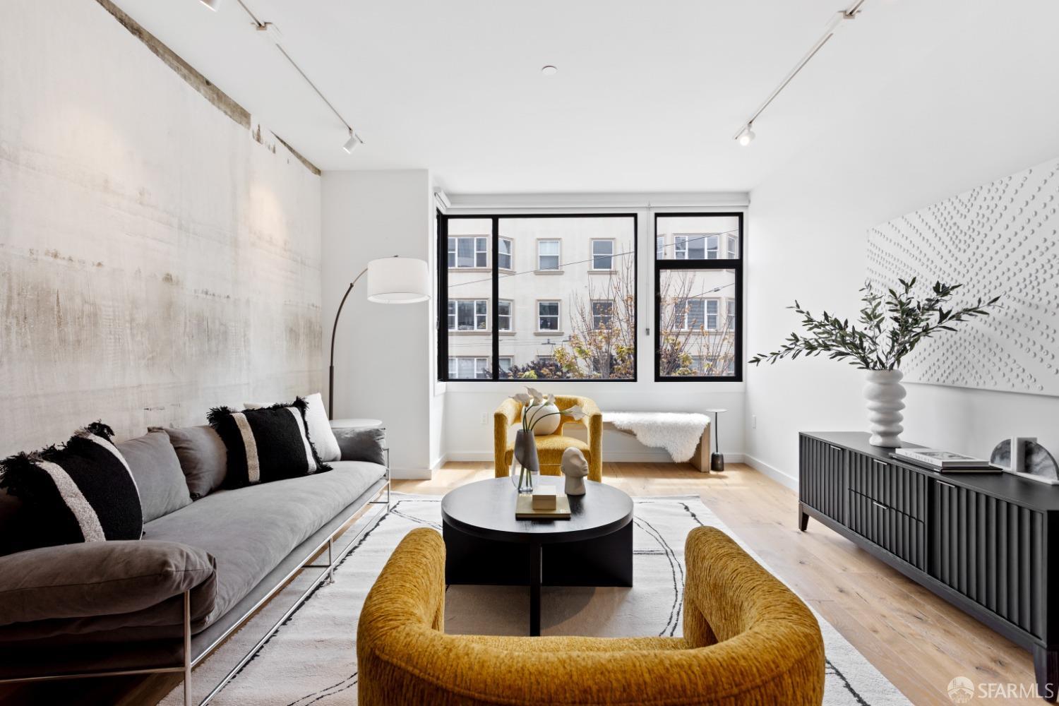 580 Hayes Street # 202