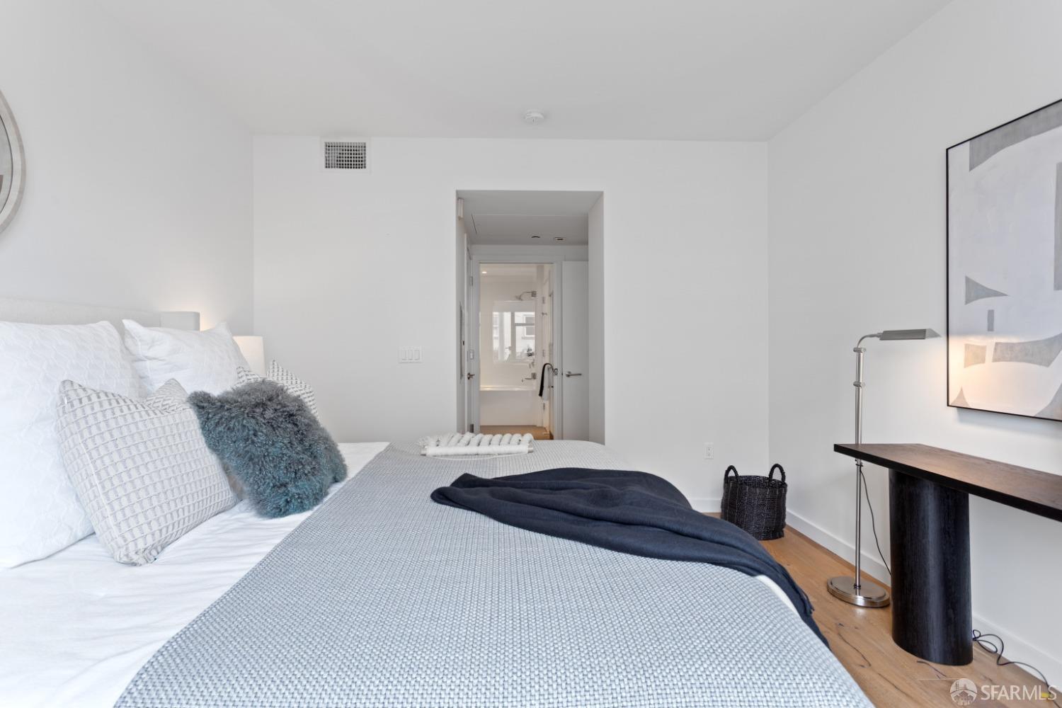 580 Hayes Street # 202