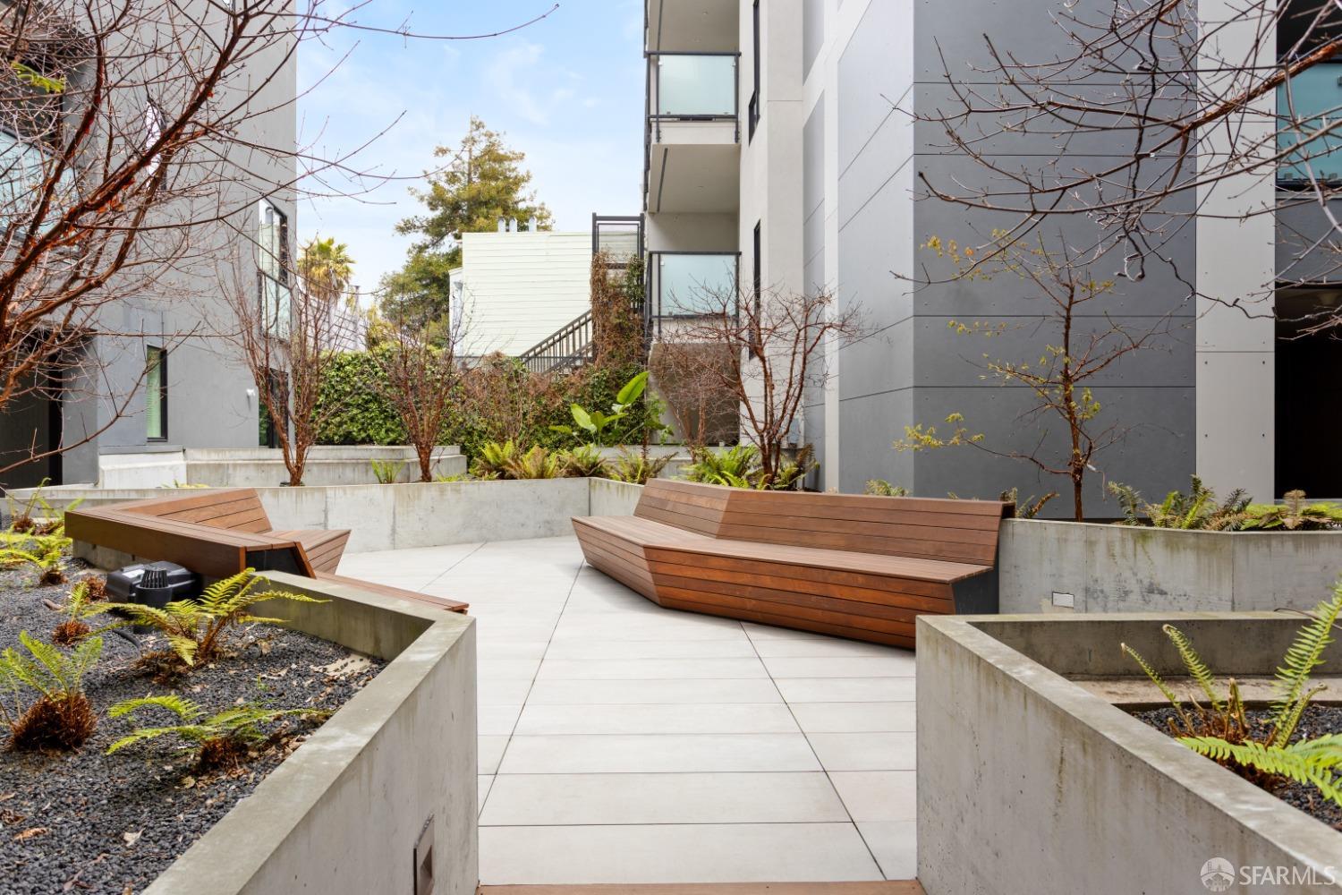 580 Hayes Street # 202