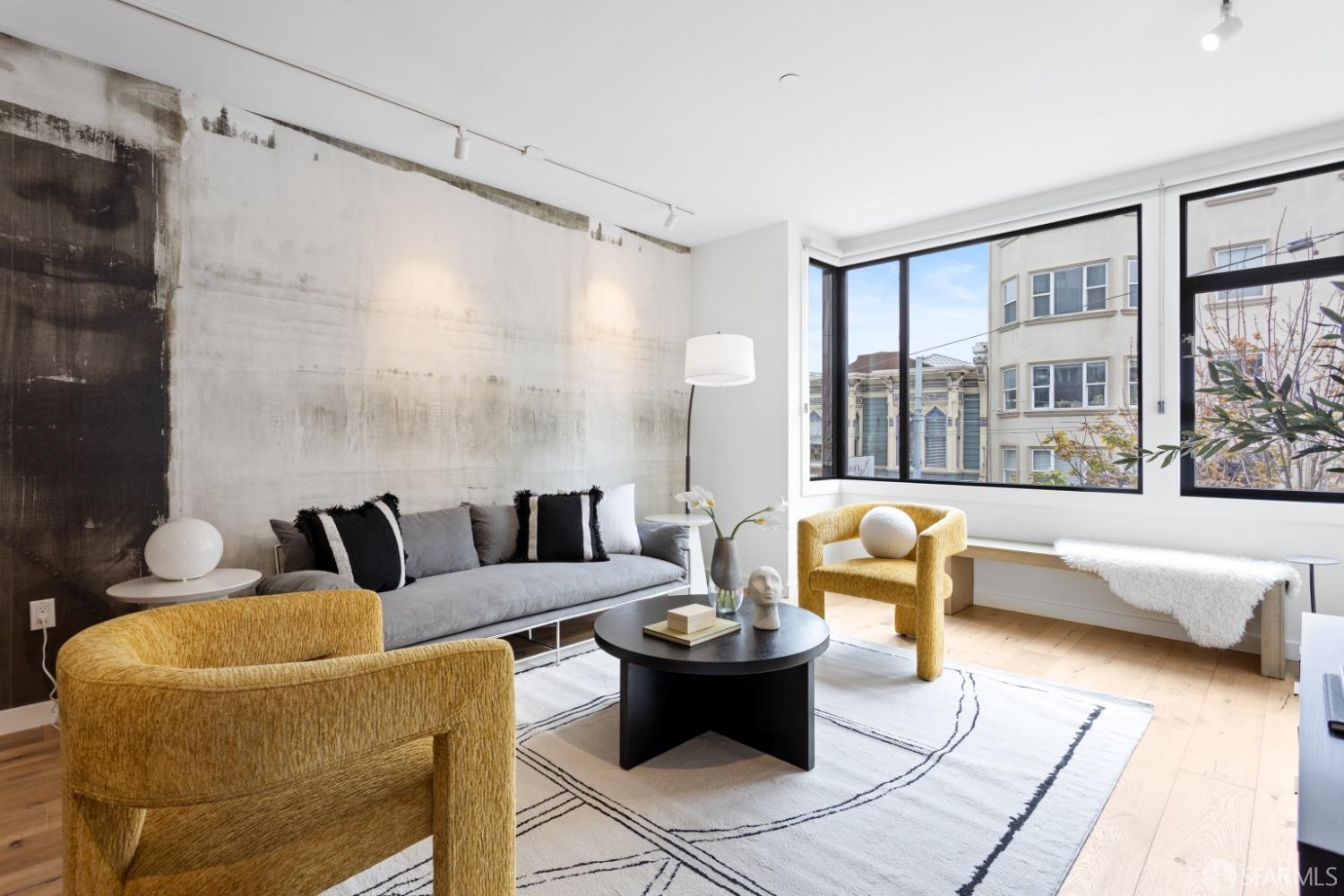 580 Hayes Street # 202