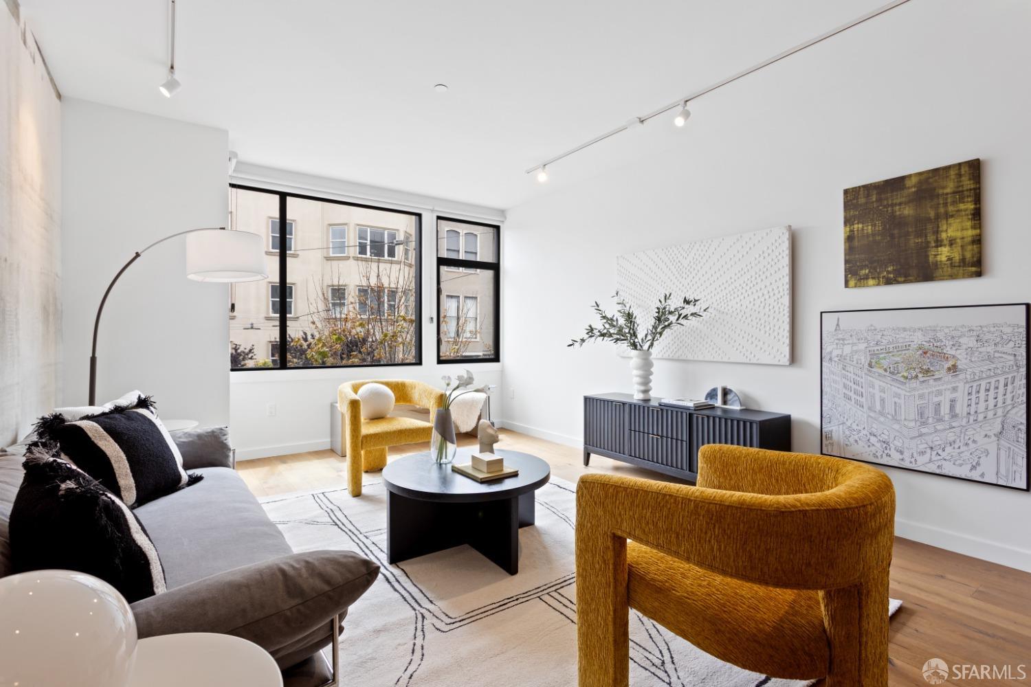 580 Hayes Street # 202