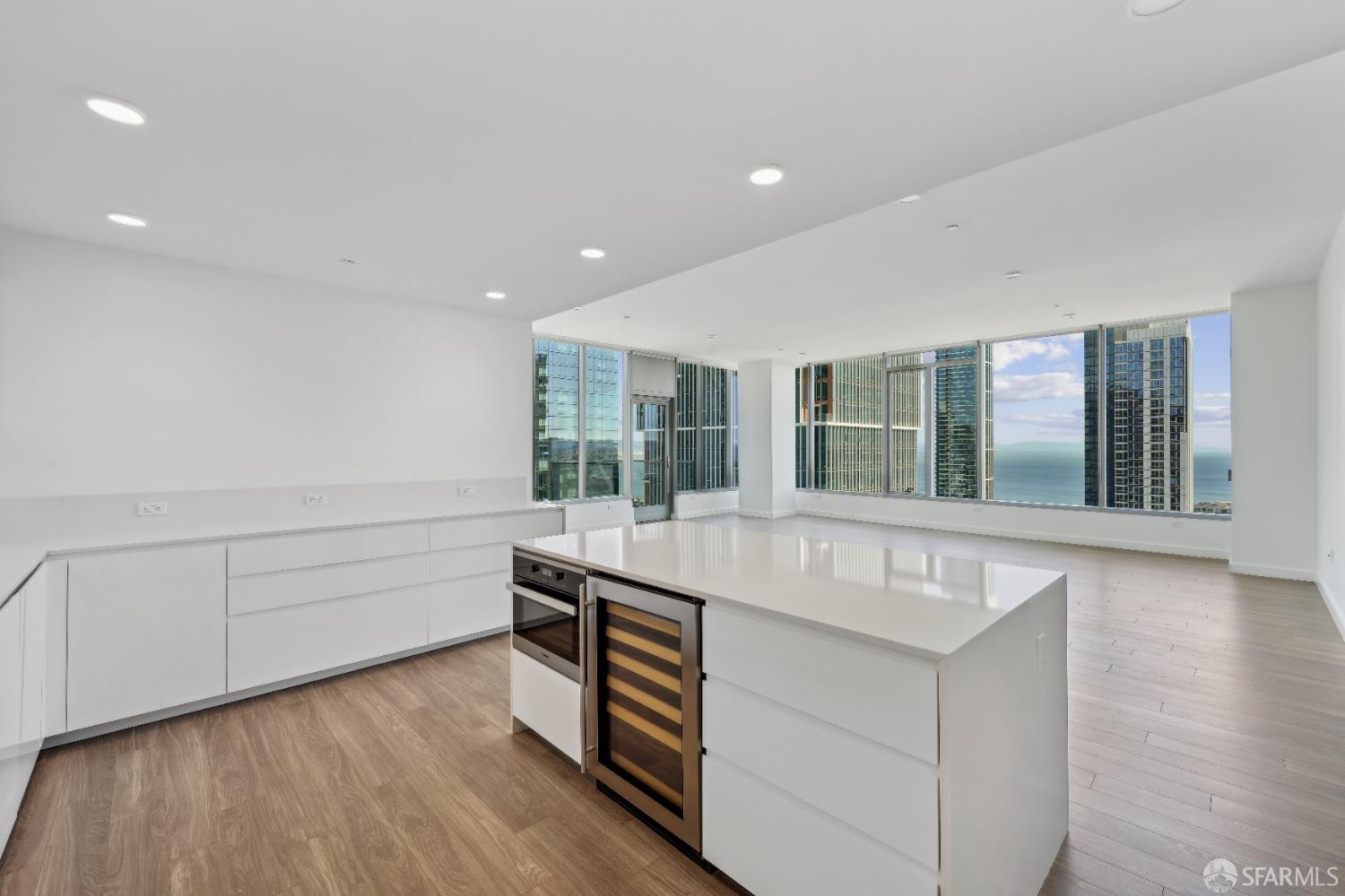 41 Tehama Street # 33