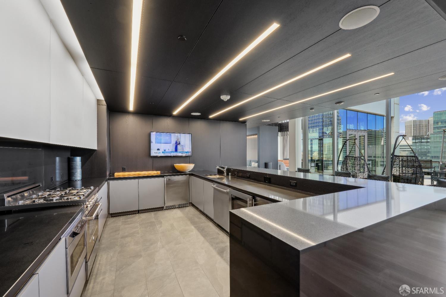 41 Tehama Street # 33