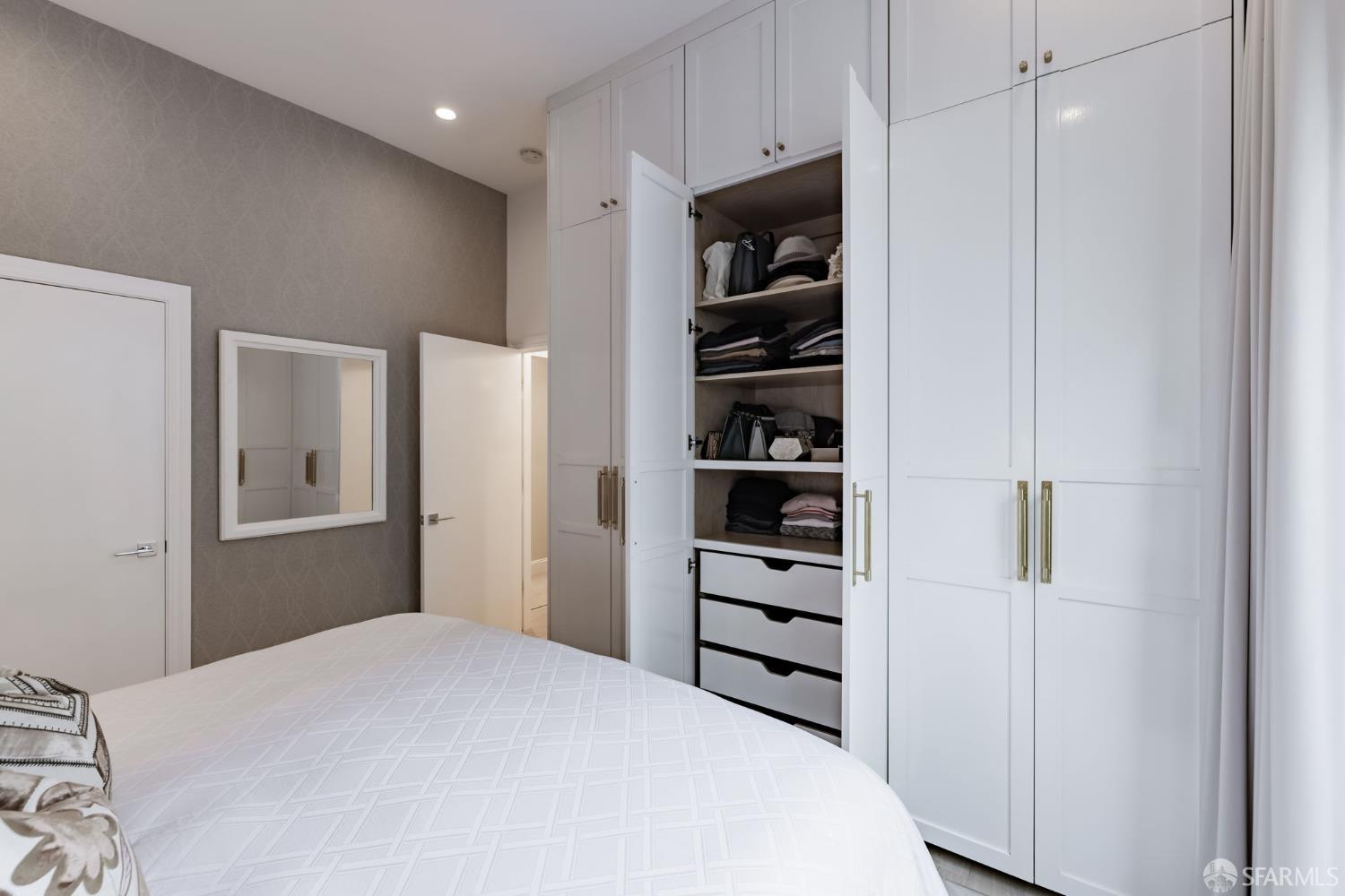 2217 Pacific Avenue # 4