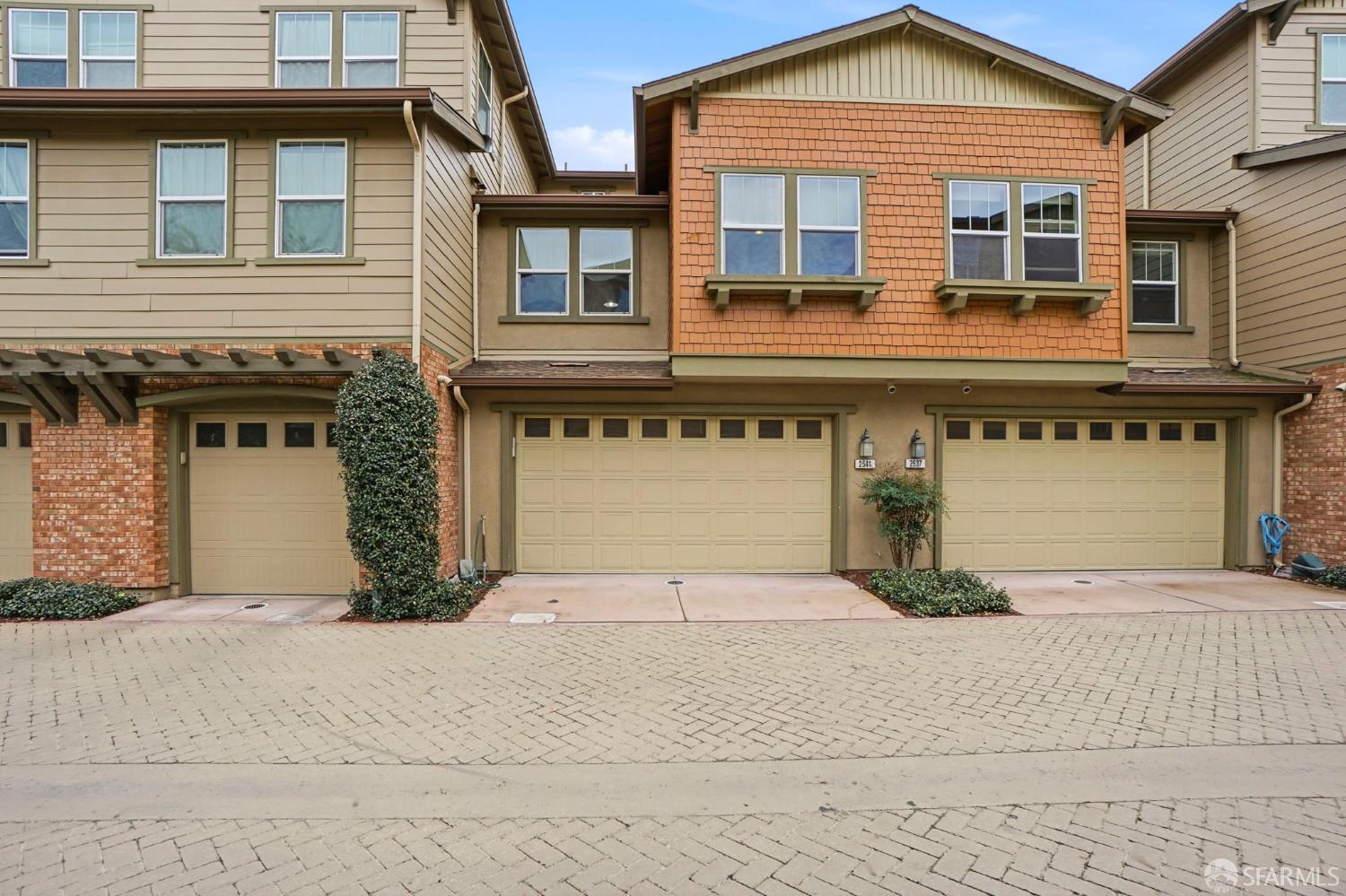 2541 Oak Road