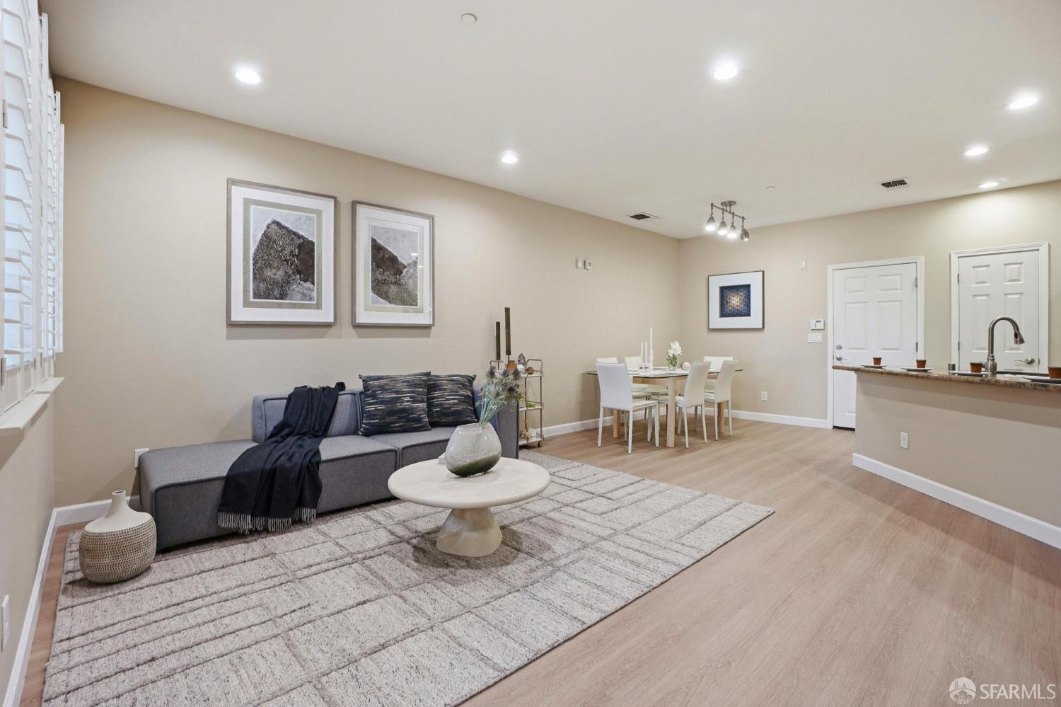 2541 Oak Road