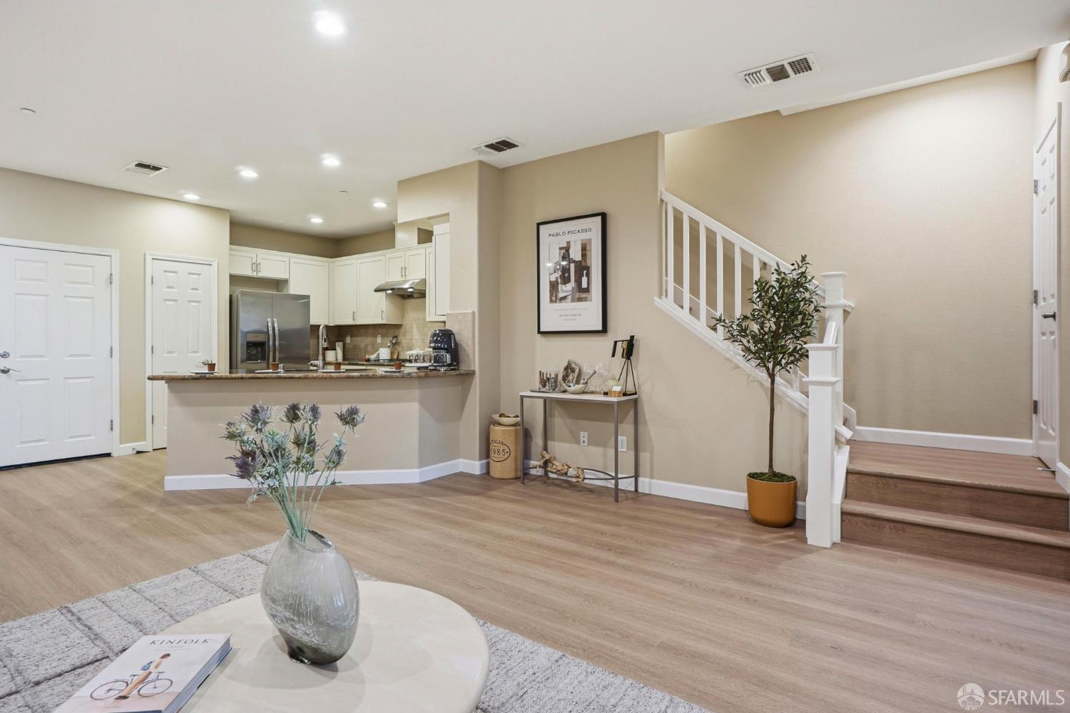 2541 Oak Road