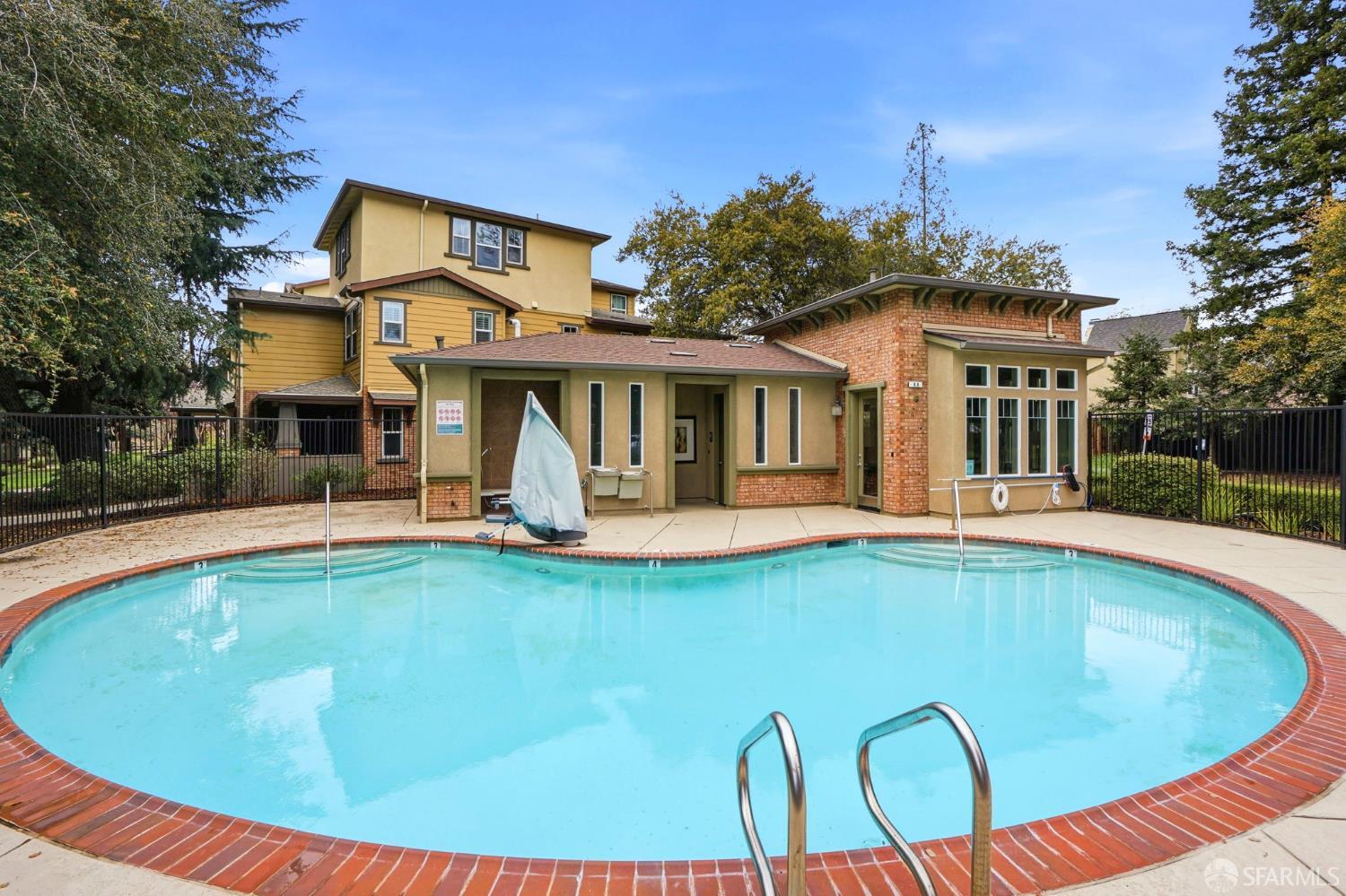 2541 Oak Road